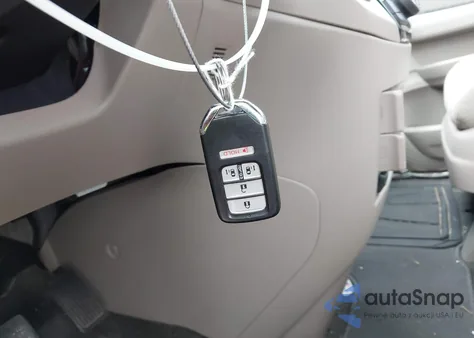 2016 Honda Odyssey Se from USA, damaged, VIN 5FNRL5H30GB046711